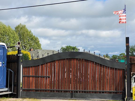 4th image of 2293 W Hearn Avenue