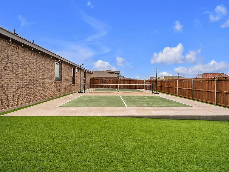7012 Expedition Dr — Photo 3