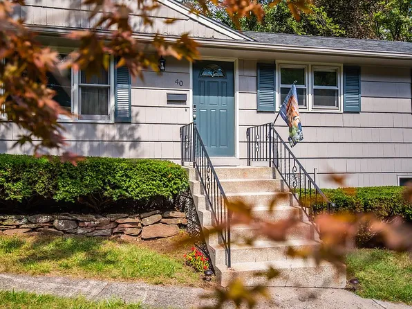 40 Cody Ave, Plainville, CT 06062