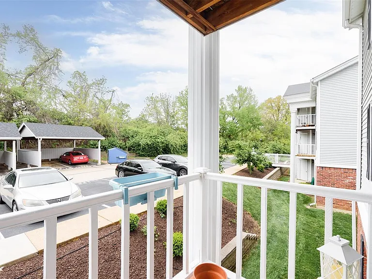 1239 Creve Coeur Crossing Ln #G — Photo 4