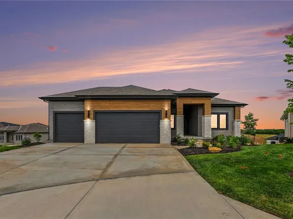 11275 S Gleason Rd, Olathe, KS 66061