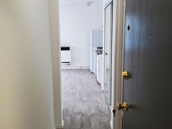 4th image of 26 Westminster Ave APT 20