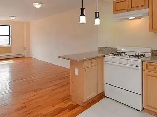 (undisclosed Address), Hempstead, NY 11550