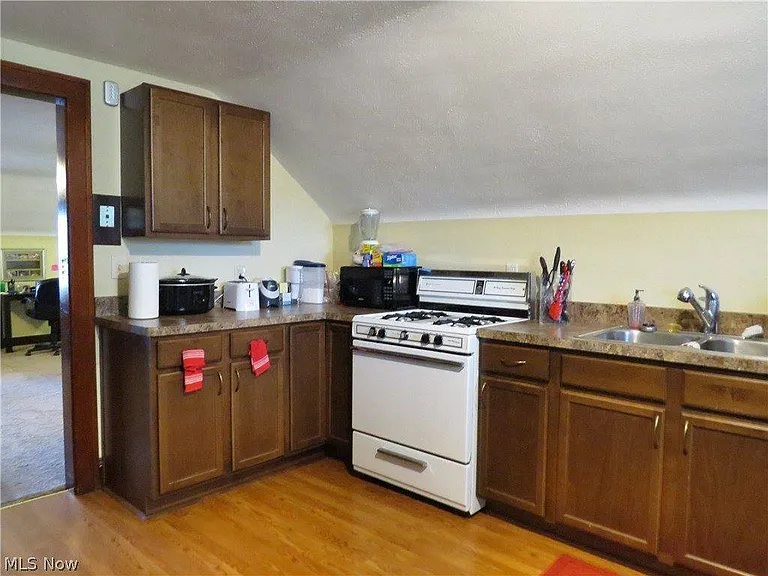 13513 Clifton Blvd #3 — Photo 8