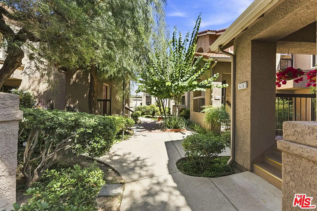 2 bed, 2.0 bath, 954 sqft, $3,599 — Photo 3