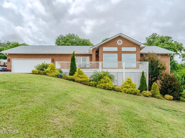 940 Hilltop Ln, Kodak, TN 37764
