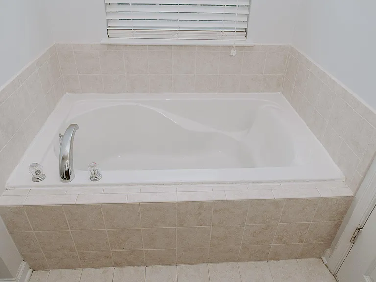 110 Quinton Oaks Cir — Photo 25