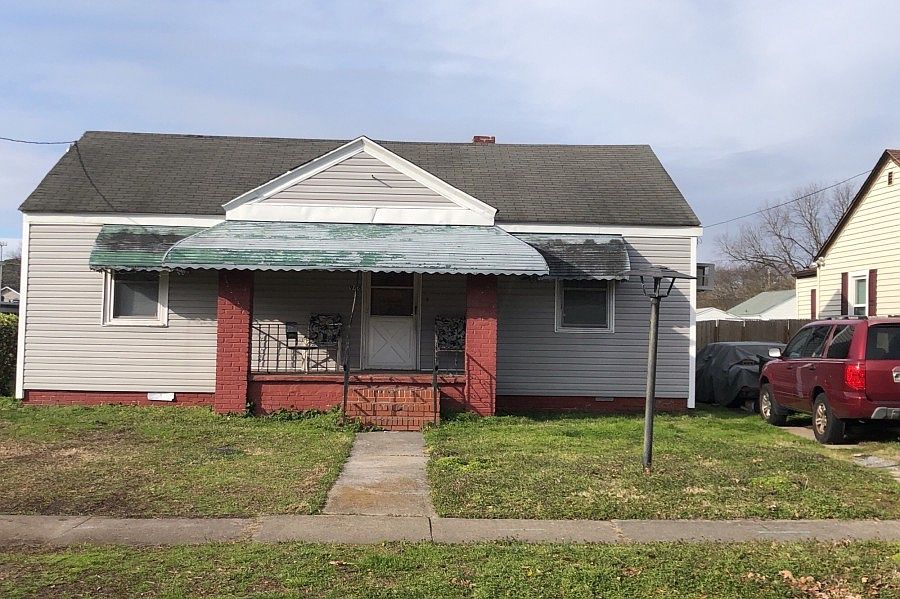1st image of 948 Douglas Ave