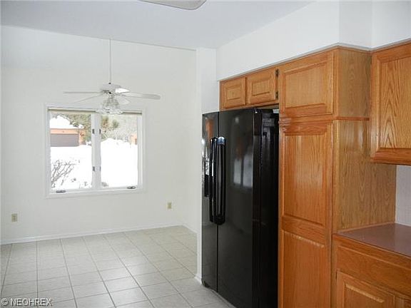 4th image of 928 Hemlock Ln