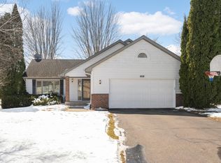 1251 Lake Susan Hills Dr, Chanhassen, MN 55317