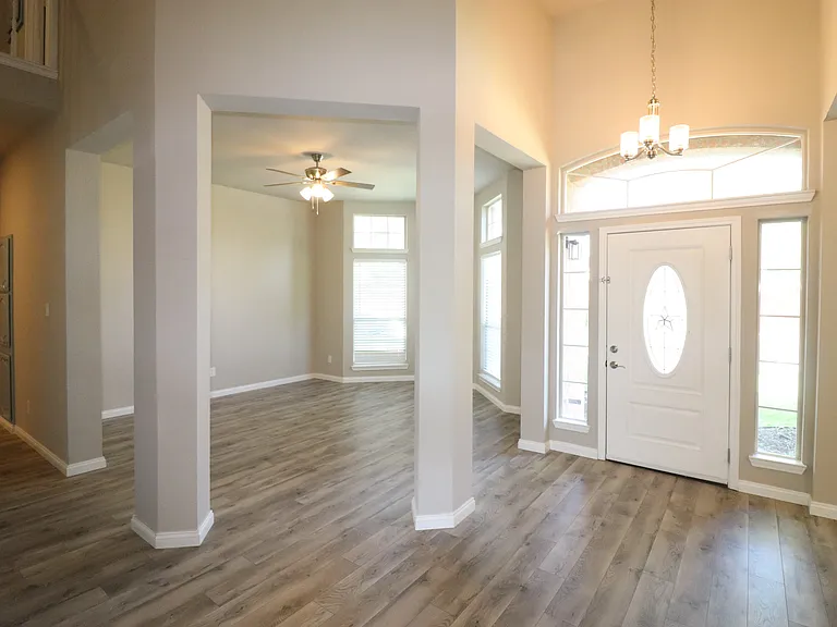 4606 Clay Dr — Photo 37
