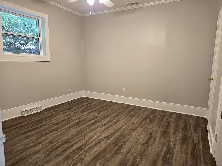 1106 Valley Park Dr — Photo 9