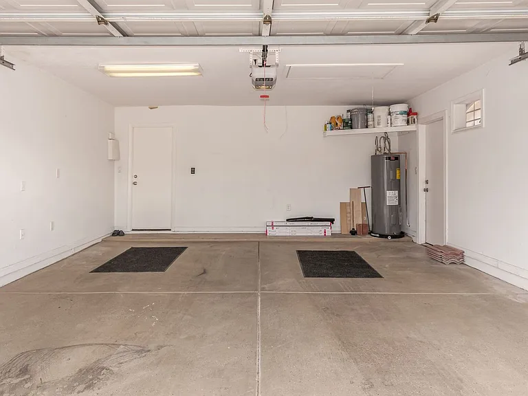 11115 E Mercer Ln — Photo 30