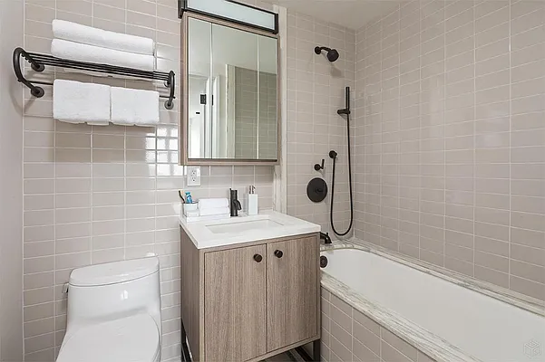 Rented by Compass | media 9