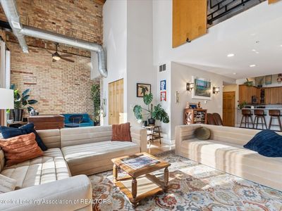 214 S Washington Sq APT 2, Lansing, MI, 48933