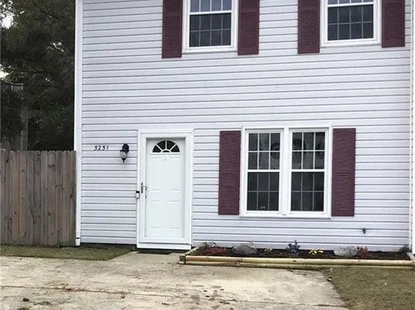 3231 Clover Rd E, Chesapeake, VA 23321