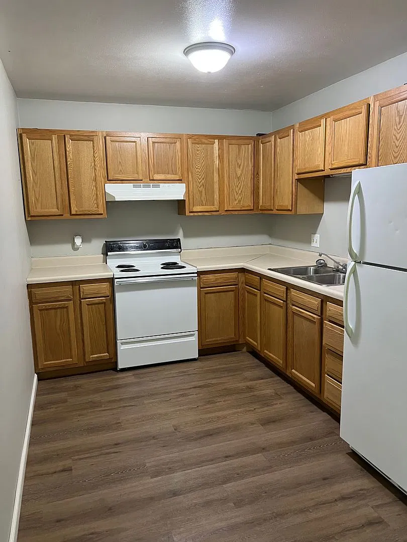 Leonard Street Apartments — Photo 2