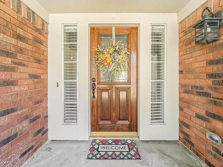 15214 Park Estates Ln — Photo 3