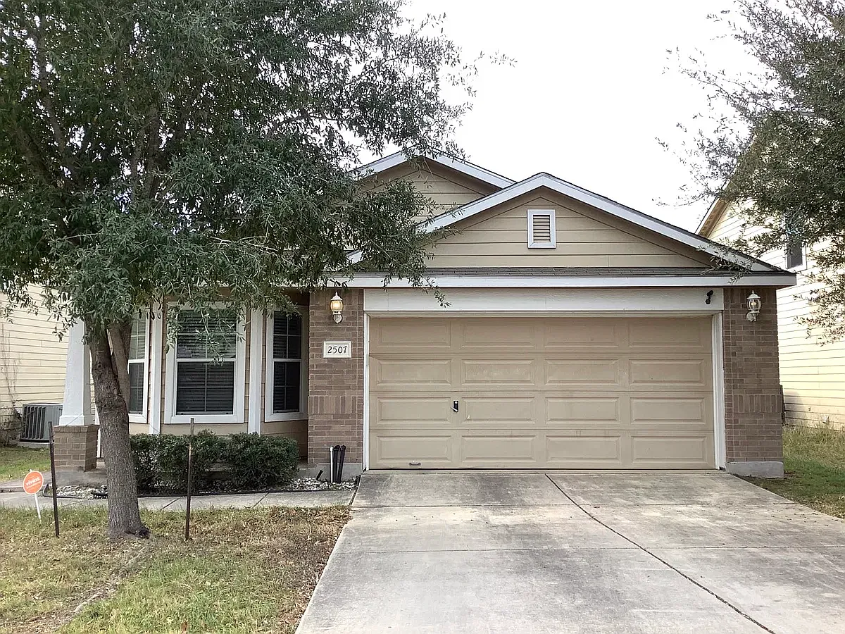 3 bed, 1494 sqft, $1,495 — Photo 2