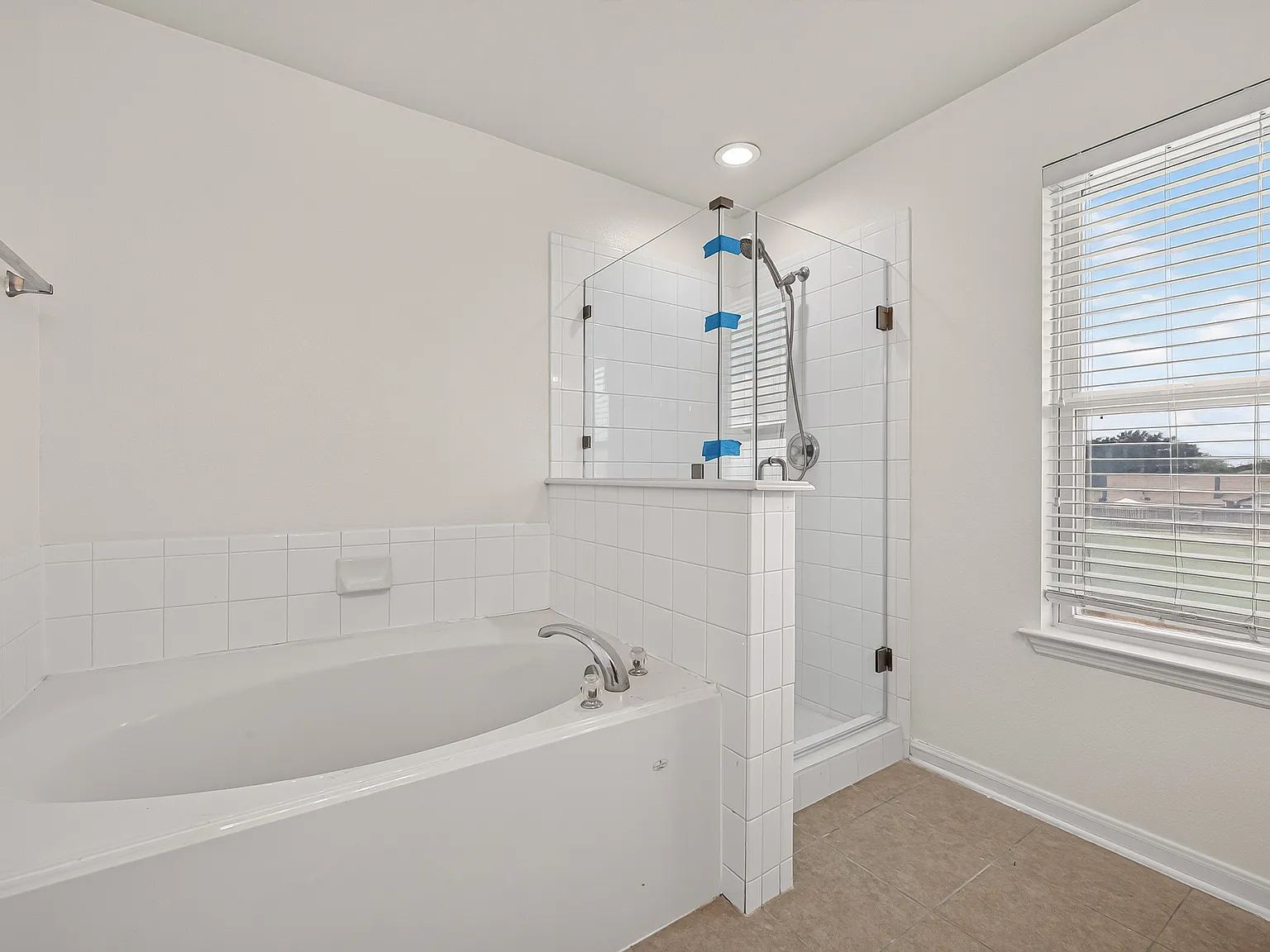 3 bed, 2.5 bath, 1668 sqft, $2,000 — Photo 3