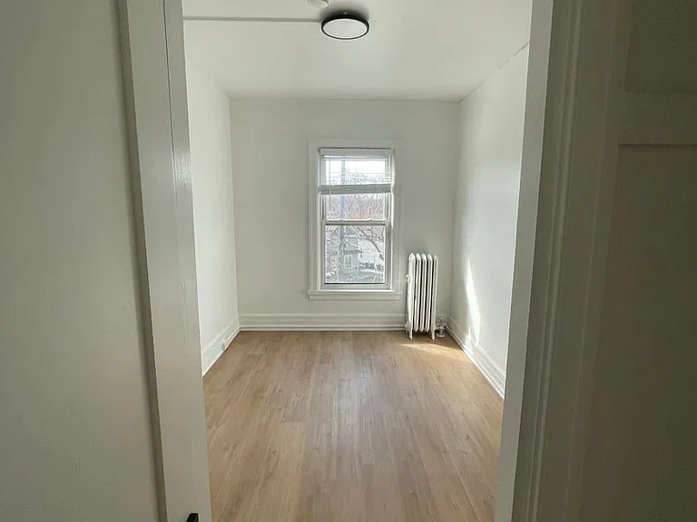 1032 Vaughn St — Photo 27