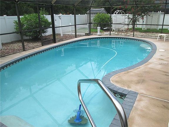 5th image of 126 W Cedarwood Cir