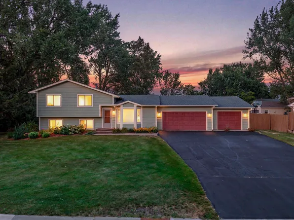 1555 Lamotte Cir, Lino Lakes, MN 55038