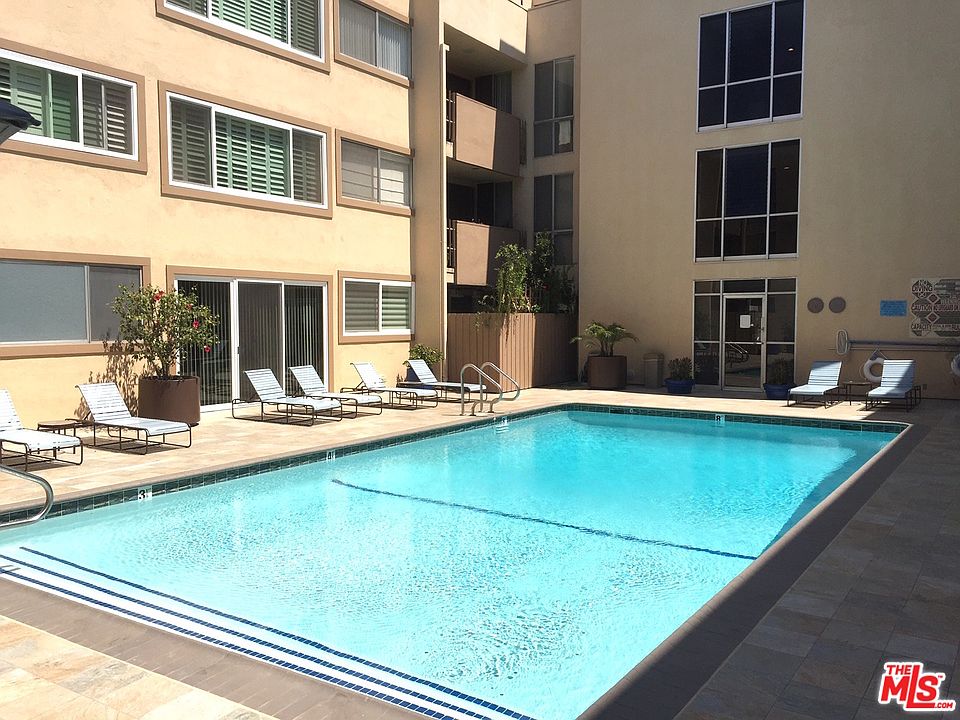 2nd image of 1025 N Kings Rd APT 213