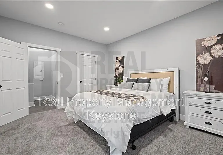 6319 Saint Marie St — Photo 25