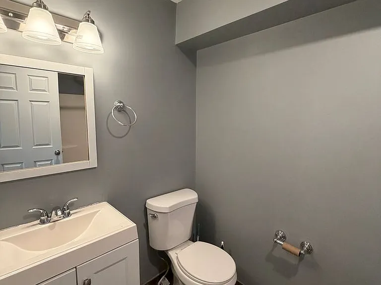 462 Fletcher St — Photo 17