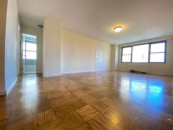 3rd image of 250 E 63rd St #9H