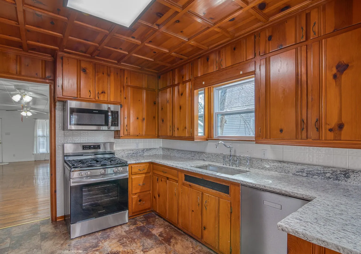 For Rent | 2206 S Tyler Ave, Joplin, MO 3 Bed | 2 Bath| $1,595/month. — Photo 3