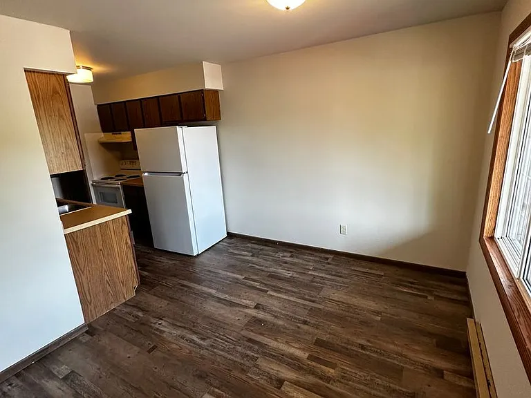 1136 Sunset Ln — Photo 3