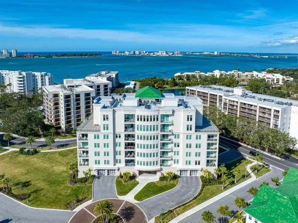 8 Palm Ter #705, Belleair, FL 33756