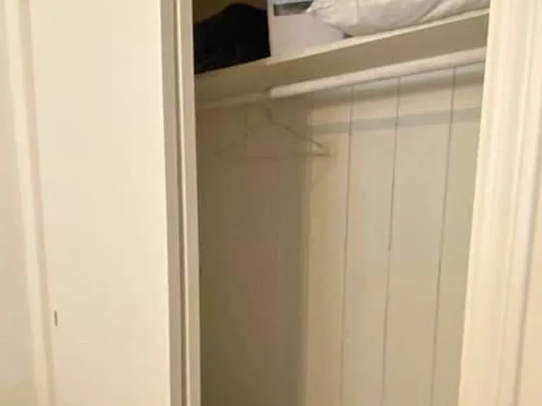 Large closet to keep your luggage and belongings organized.