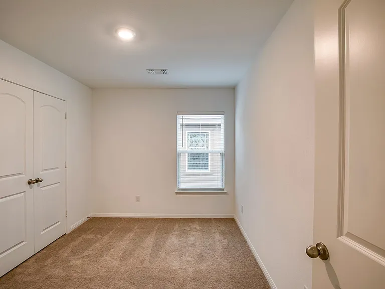 617 Riverdale Dr — Photo 16