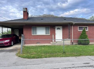 37 Short St, Allen, KY 41601