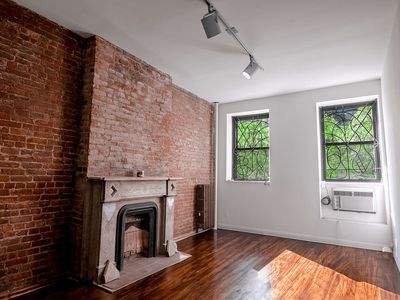 455 W 43rd St #3F, New York, NY, 10036