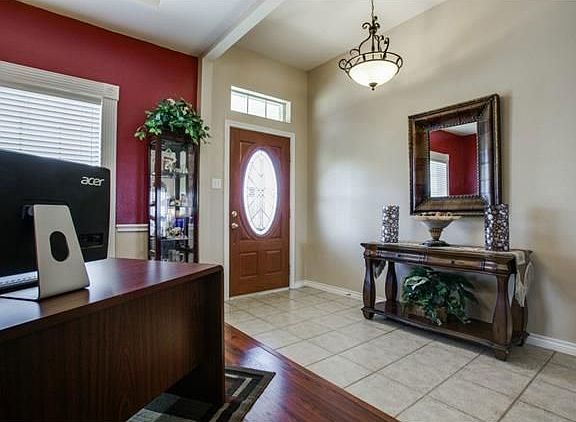 5th image of 1093 E Sharpshire Dr