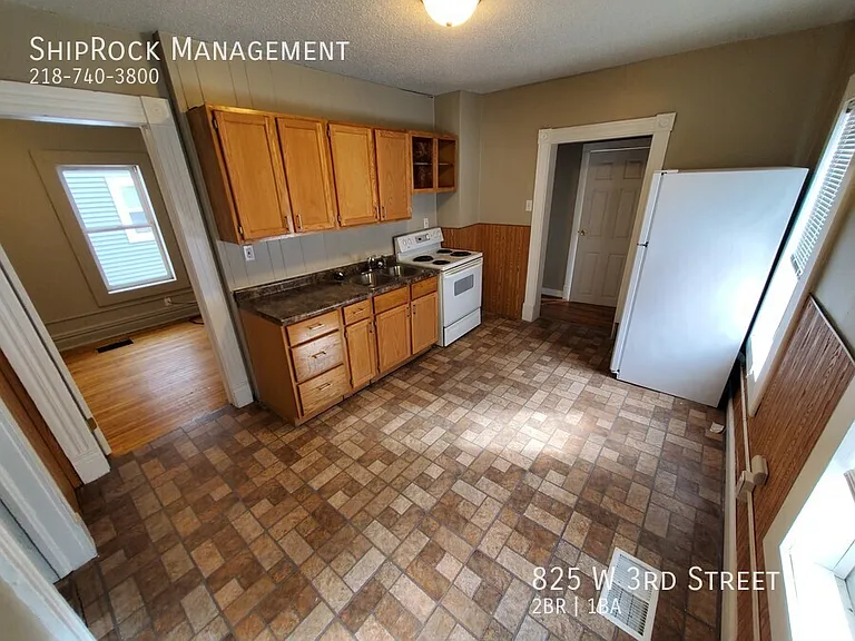 825 W 3rd St #1 — Photo 4