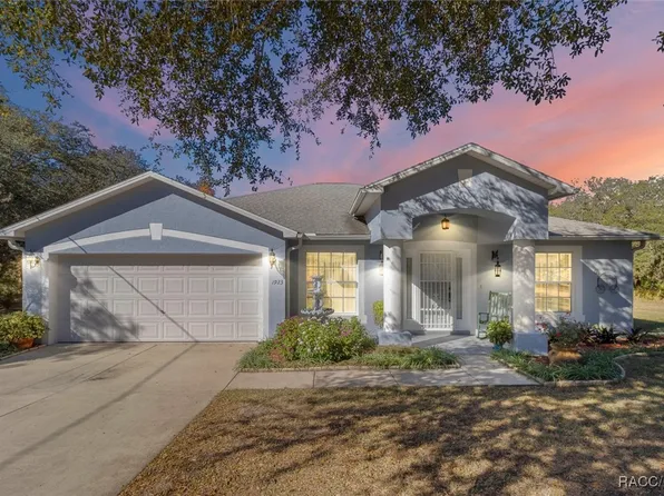 1923 W McNeal Dr, Citrus Springs, FL 34434