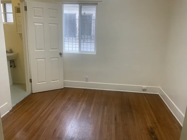 1412 W Jefferson Blvd — Photo 11