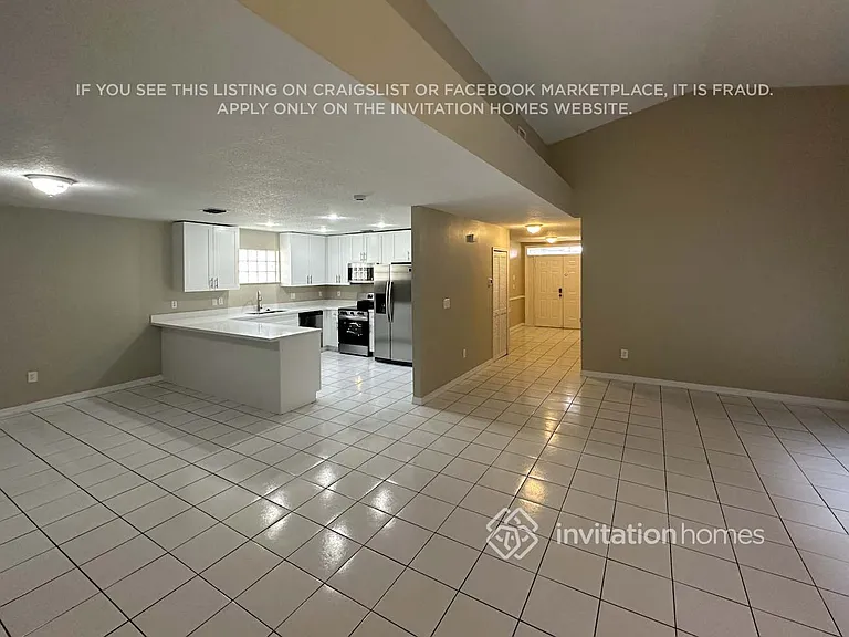 8301 NW 194th Ter — Photo 5