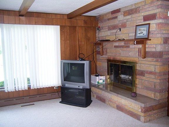 5th image of 707 N Rainbow Dr