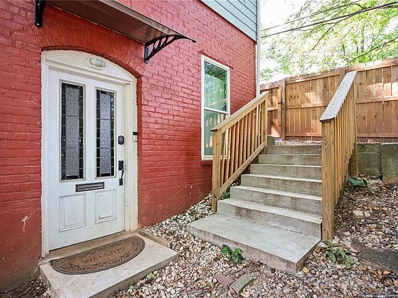 2nd image of 1420 Sylvan Rd SW