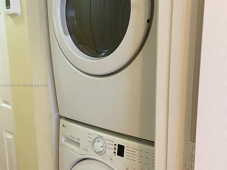 81 SW 3rd St #81 — Photo 15
