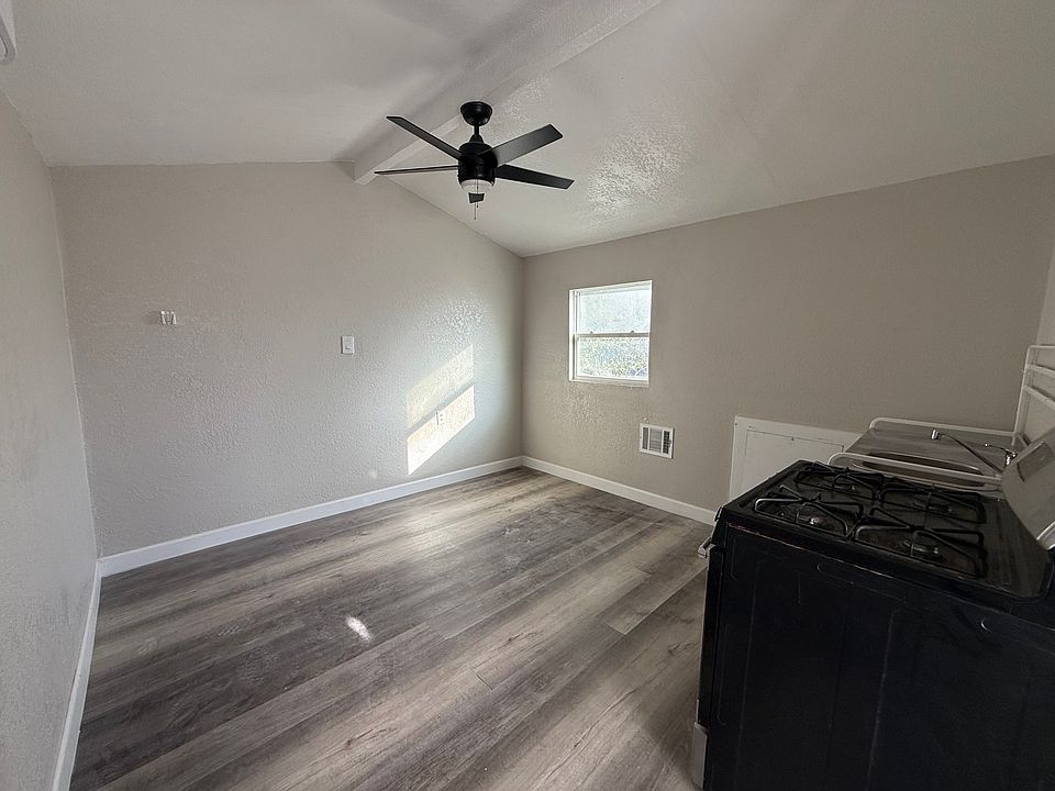 2nd image of 231 E Lubbock St #1