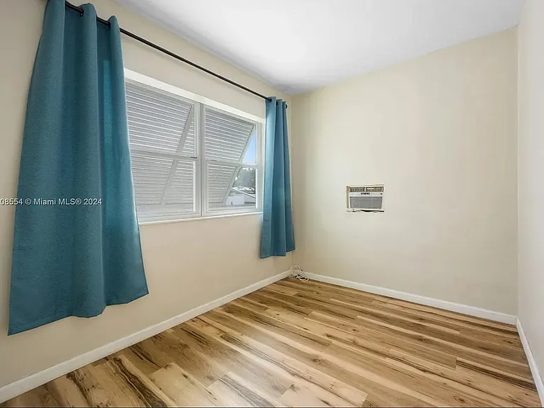 1721 NE 15th Ave #1721 — Photo 13