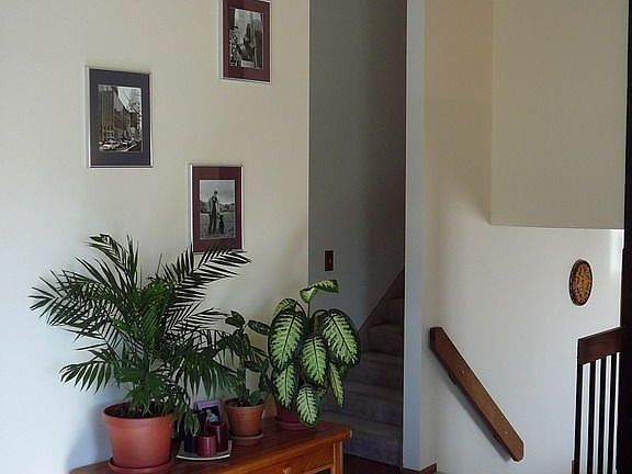 Family Room panning right