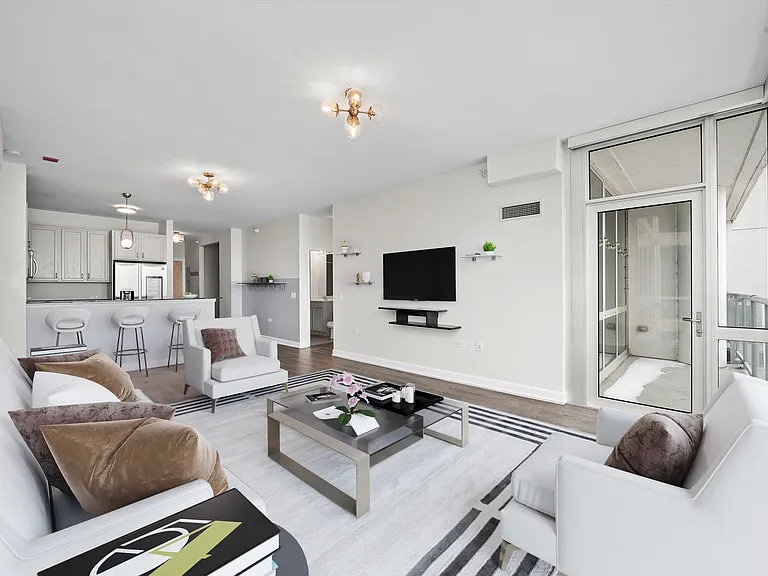 1629 S Prairie Ave #1908 — Photo 4